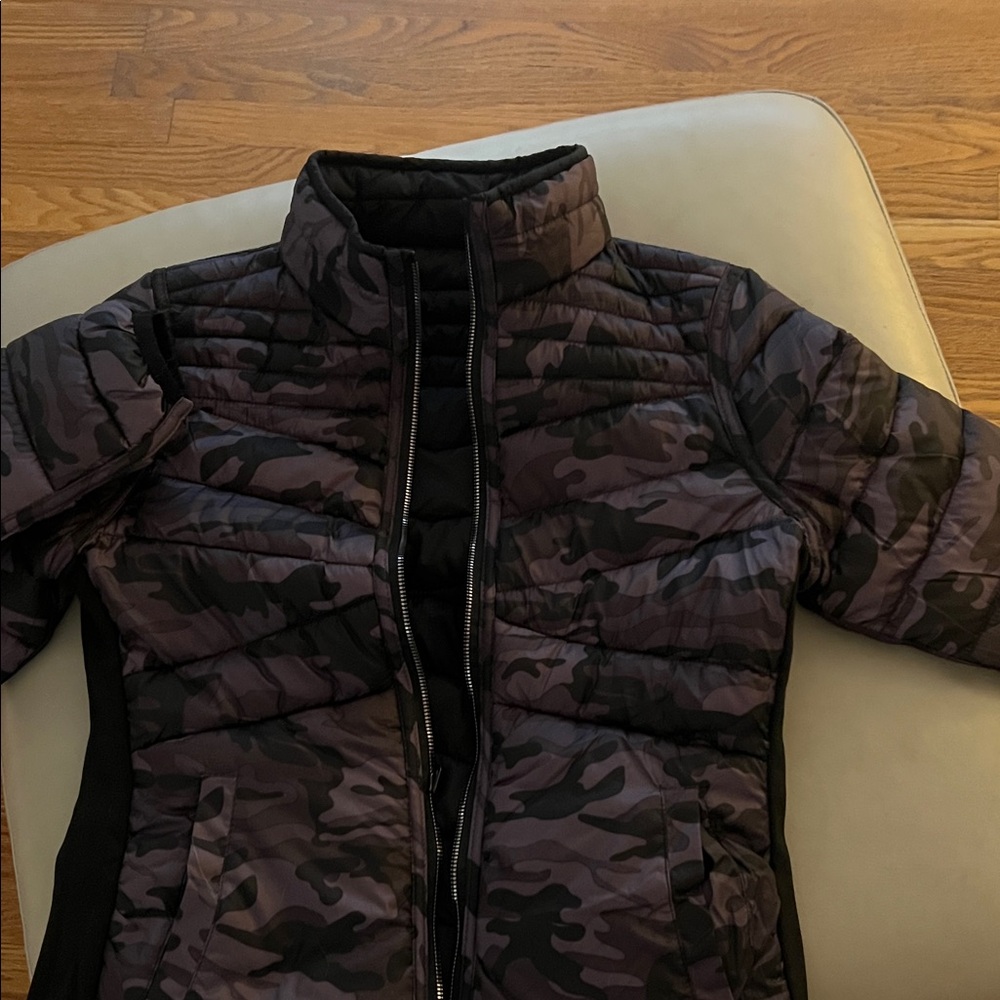 Women's Black Camouflage Puffer Jacket